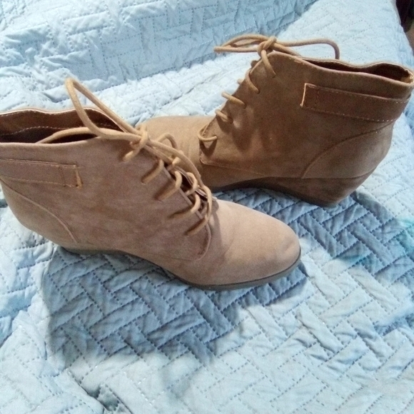 MADDEN girl ladies Dailey brown wedge boots. Size 7 - Picture 12 of 13